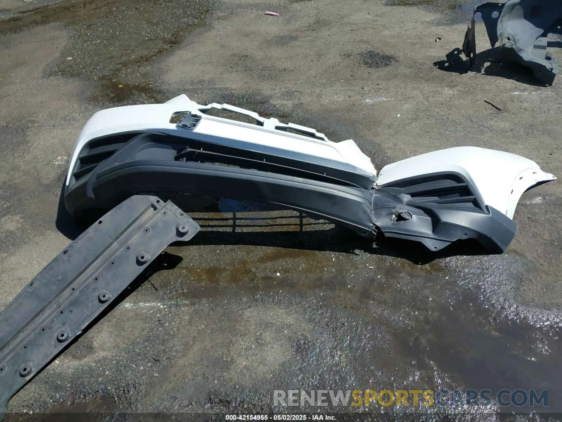 12 Photograph of a damaged car 3N1CP5CU4KL501115 NISSAN KICKS 2019