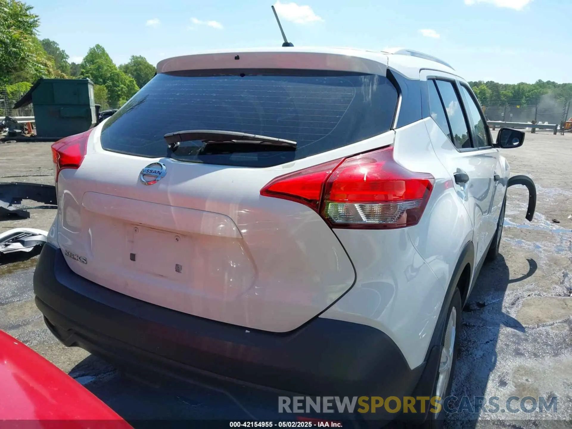 17 Photograph of a damaged car 3N1CP5CU4KL501115 NISSAN KICKS 2019