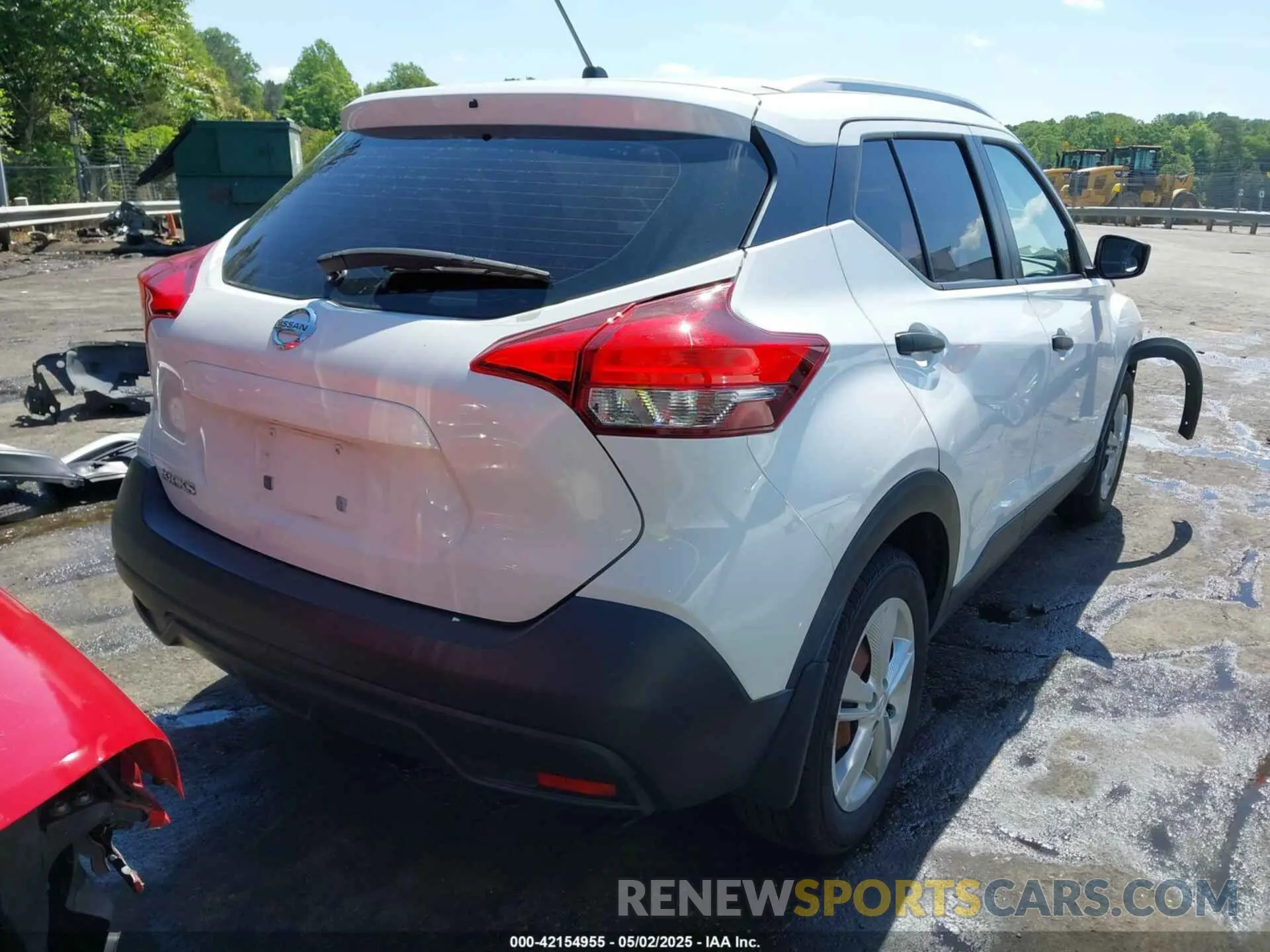 4 Photograph of a damaged car 3N1CP5CU4KL501115 NISSAN KICKS 2019