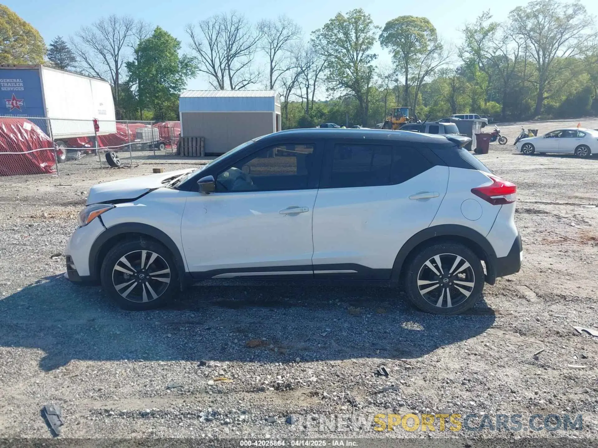 15 Photograph of a damaged car 3N1CP5CU4KL501860 NISSAN KICKS 2019
