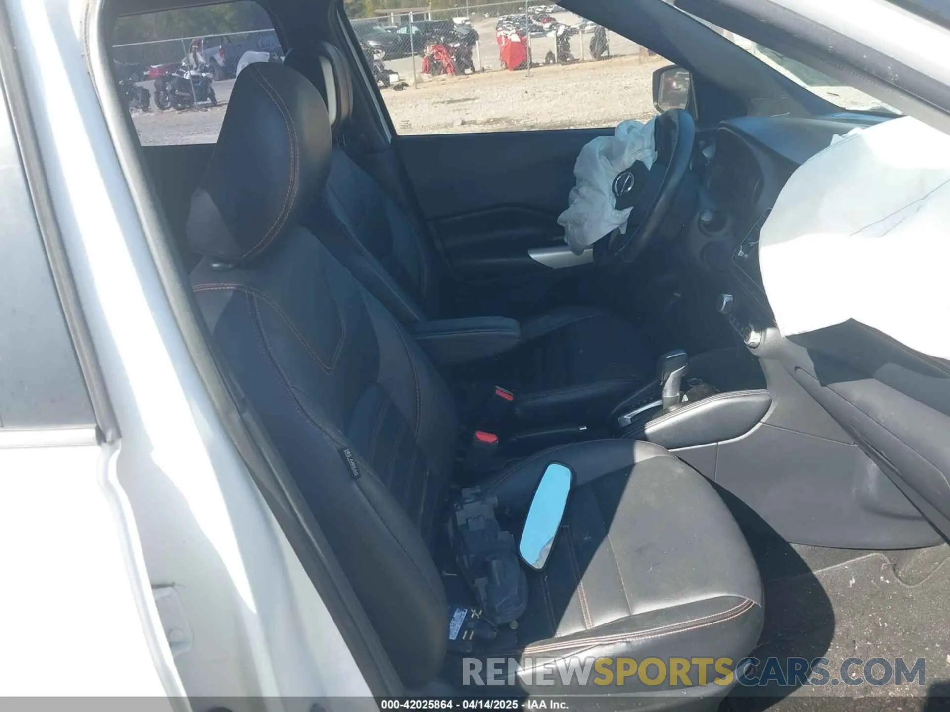 5 Photograph of a damaged car 3N1CP5CU4KL501860 NISSAN KICKS 2019
