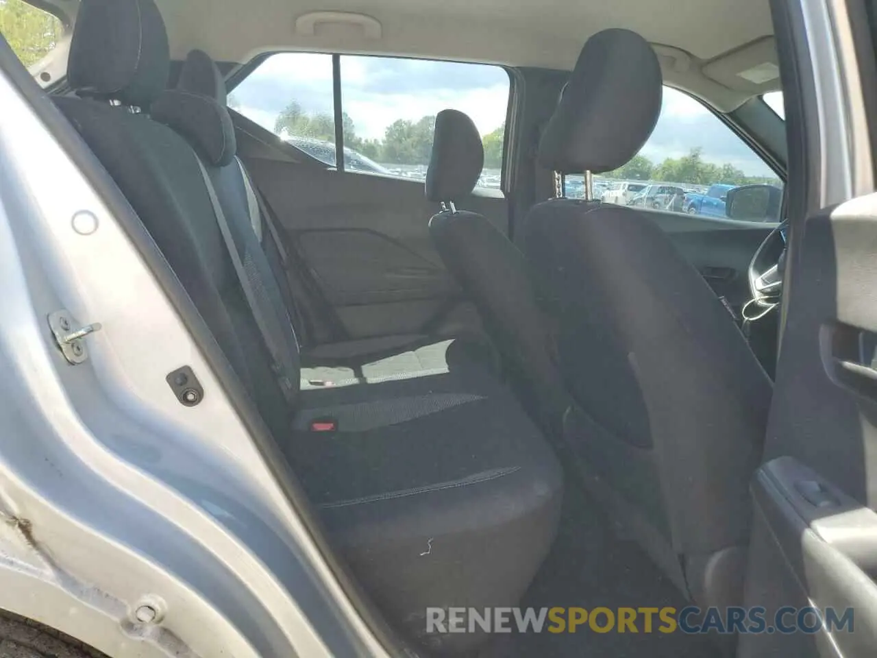 10 Photograph of a damaged car 3N1CP5CU4KL502250 NISSAN KICKS 2019