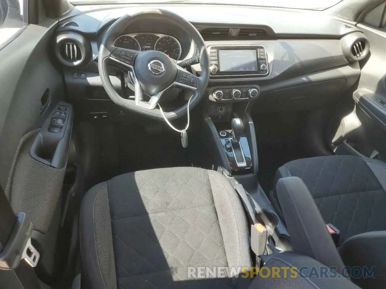 8 Photograph of a damaged car 3N1CP5CU4KL502250 NISSAN KICKS 2019