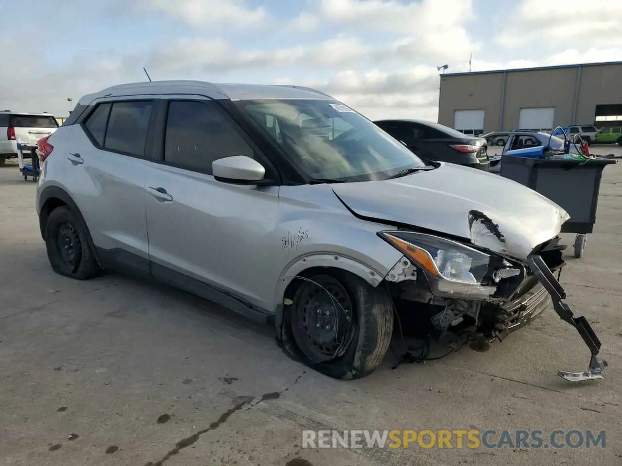 4 Photograph of a damaged car 3N1CP5CU4KL506153 NISSAN KICKS 2019