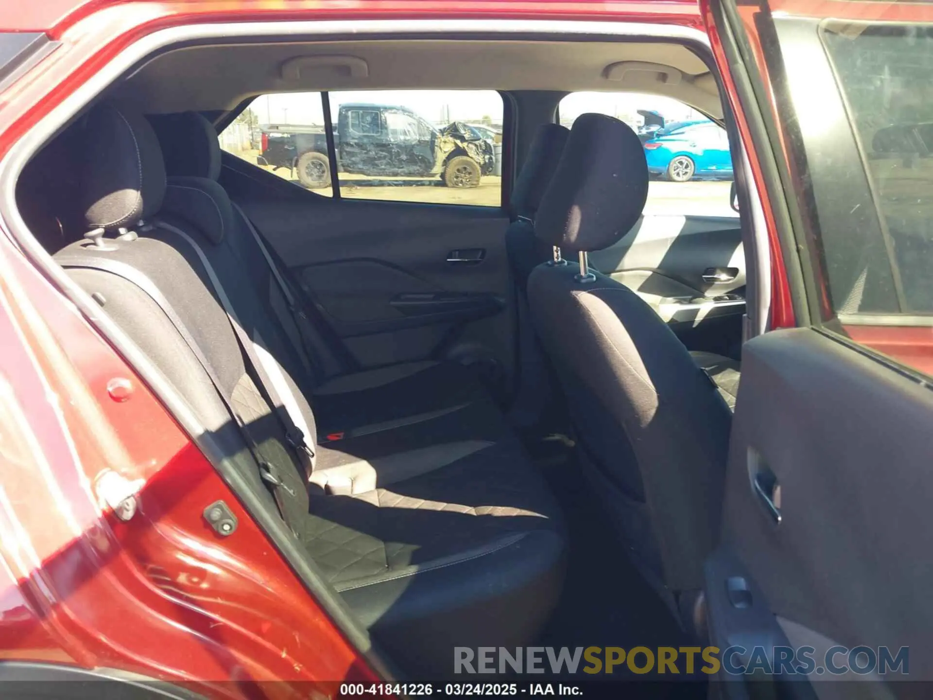 8 Photograph of a damaged car 3N1CP5CU4KL511255 NISSAN KICKS 2019