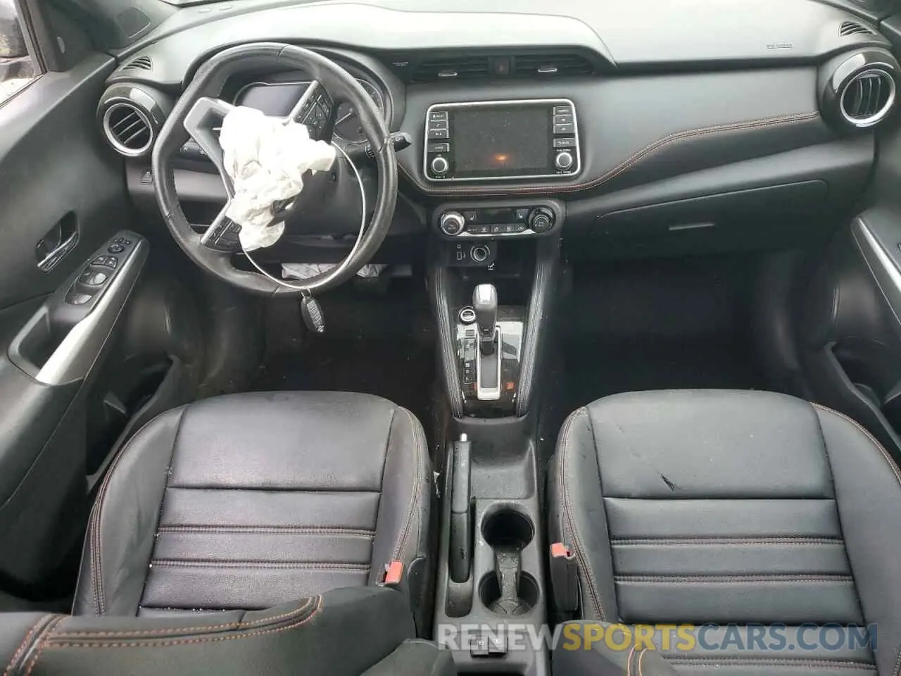 8 Photograph of a damaged car 3N1CP5CU4KL513393 NISSAN KICKS 2019