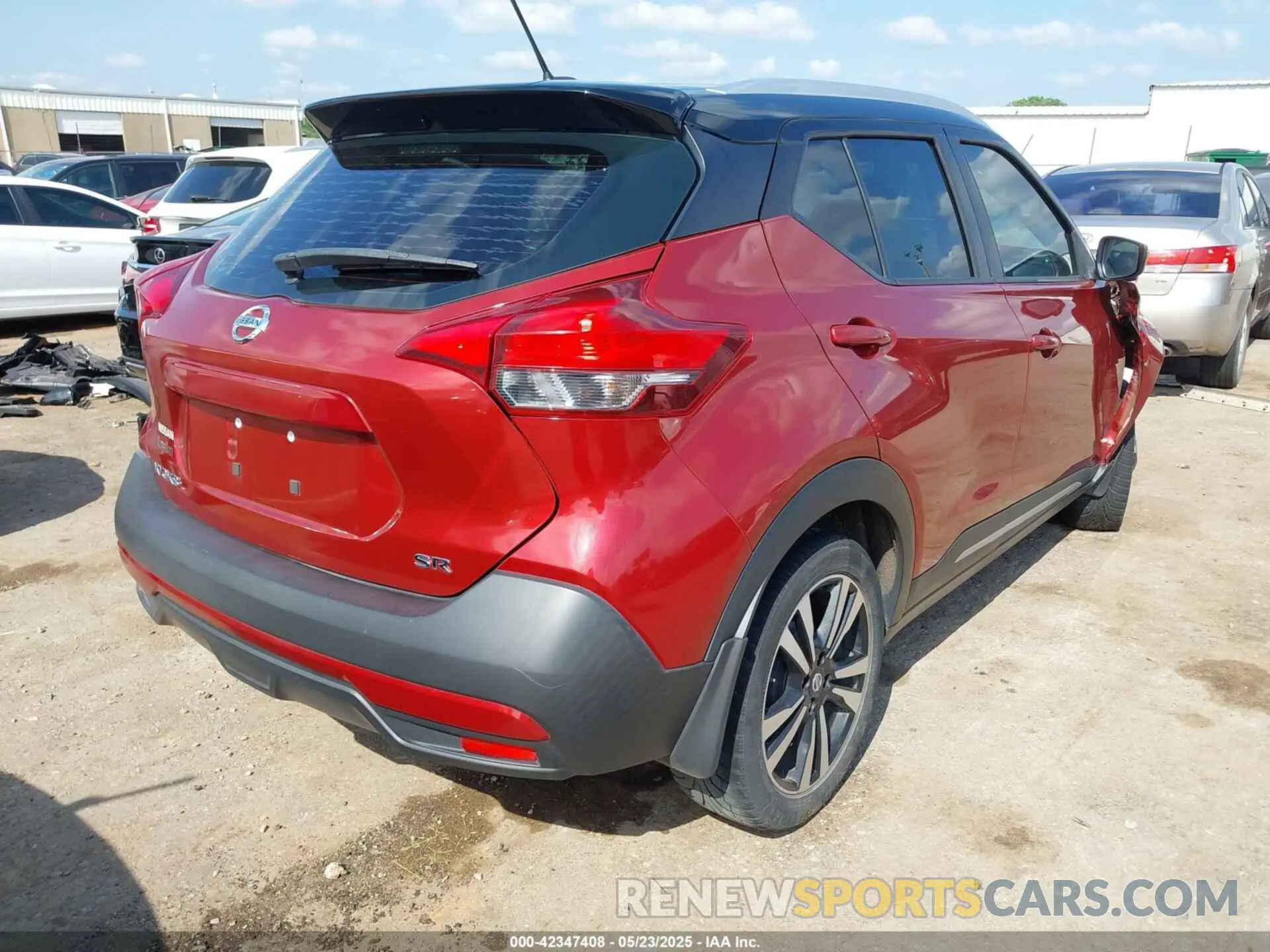 4 Photograph of a damaged car 3N1CP5CU4KL517640 NISSAN KICKS 2019