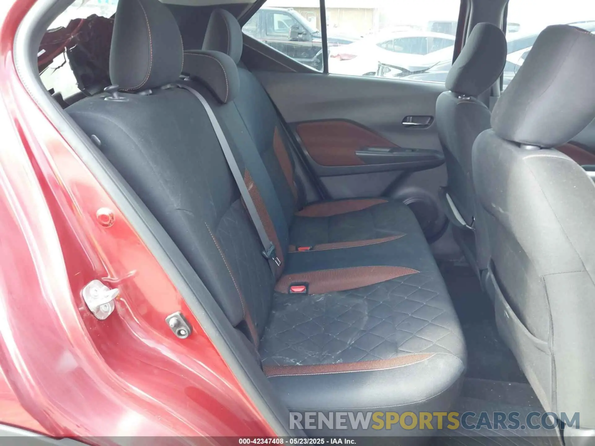 8 Photograph of a damaged car 3N1CP5CU4KL517640 NISSAN KICKS 2019