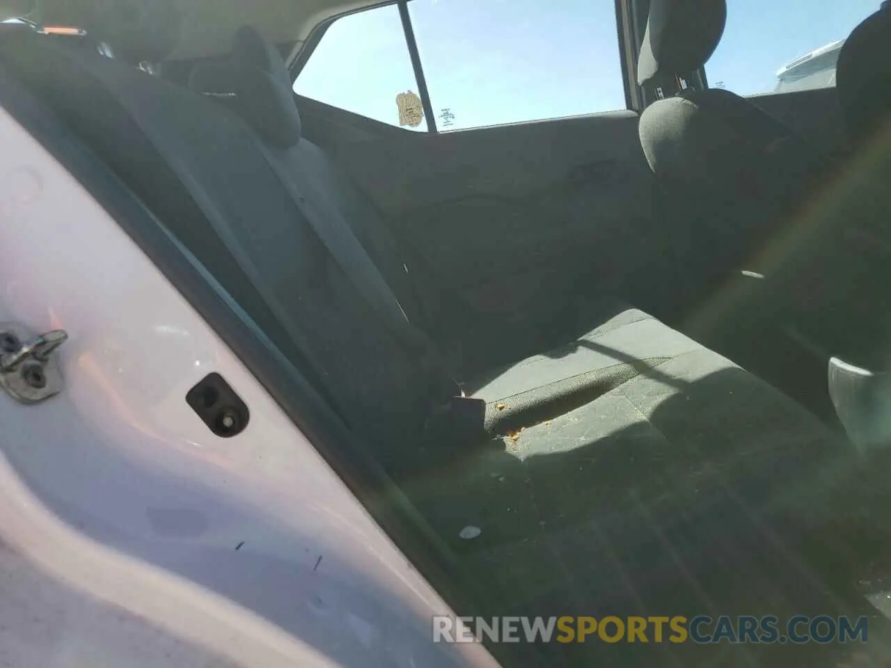 11 Photograph of a damaged car 3N1CP5CU4KL518254 NISSAN KICKS 2019