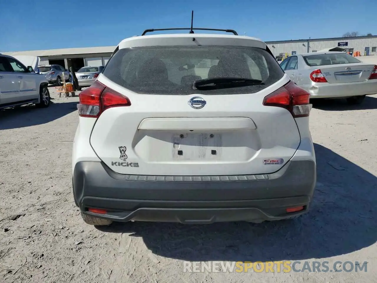 6 Photograph of a damaged car 3N1CP5CU4KL518254 NISSAN KICKS 2019