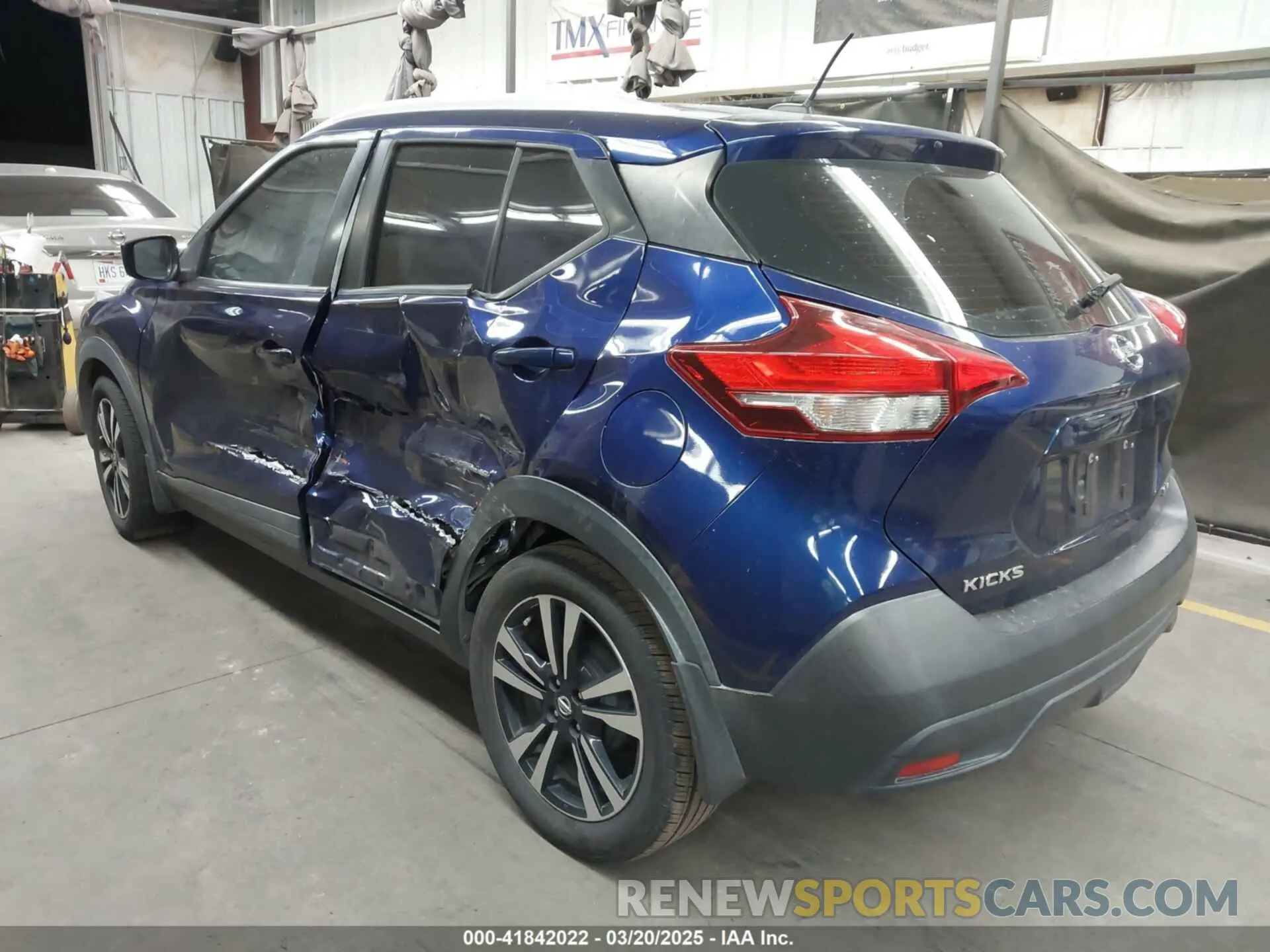 3 Photograph of a damaged car 3N1CP5CU4KL523051 NISSAN KICKS 2019