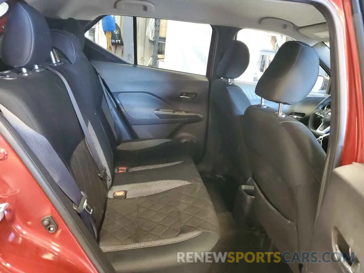 10 Photograph of a damaged car 3N1CP5CU4KL558852 NISSAN KICKS 2019