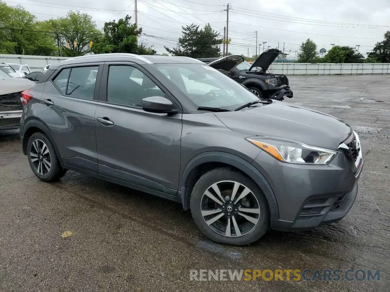 4 Photograph of a damaged car 3N1CP5CU4KL564621 NISSAN KICKS 2019