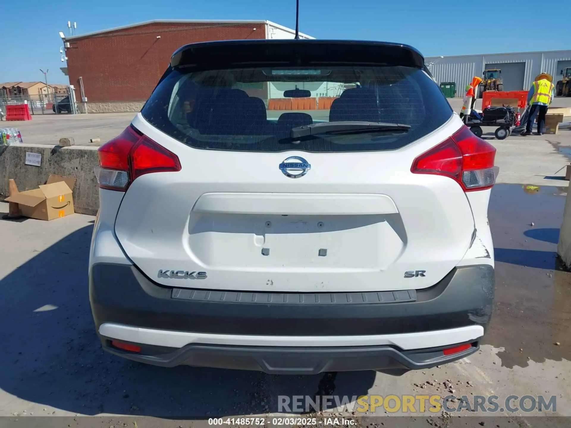 16 Photograph of a damaged car 3N1CP5CU4KL565977 NISSAN KICKS 2019