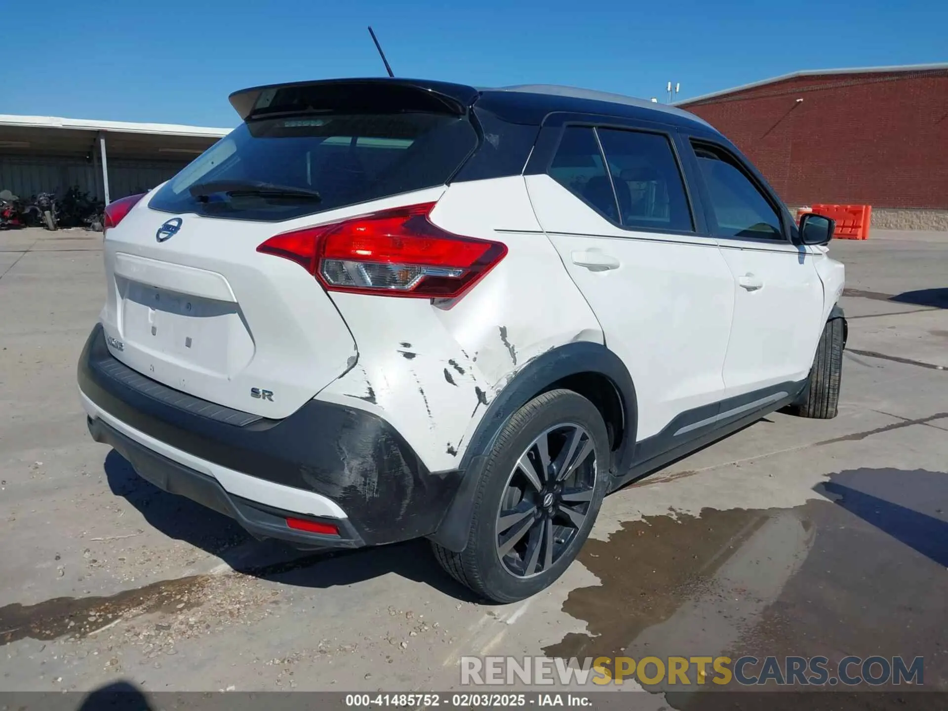 4 Photograph of a damaged car 3N1CP5CU4KL565977 NISSAN KICKS 2019