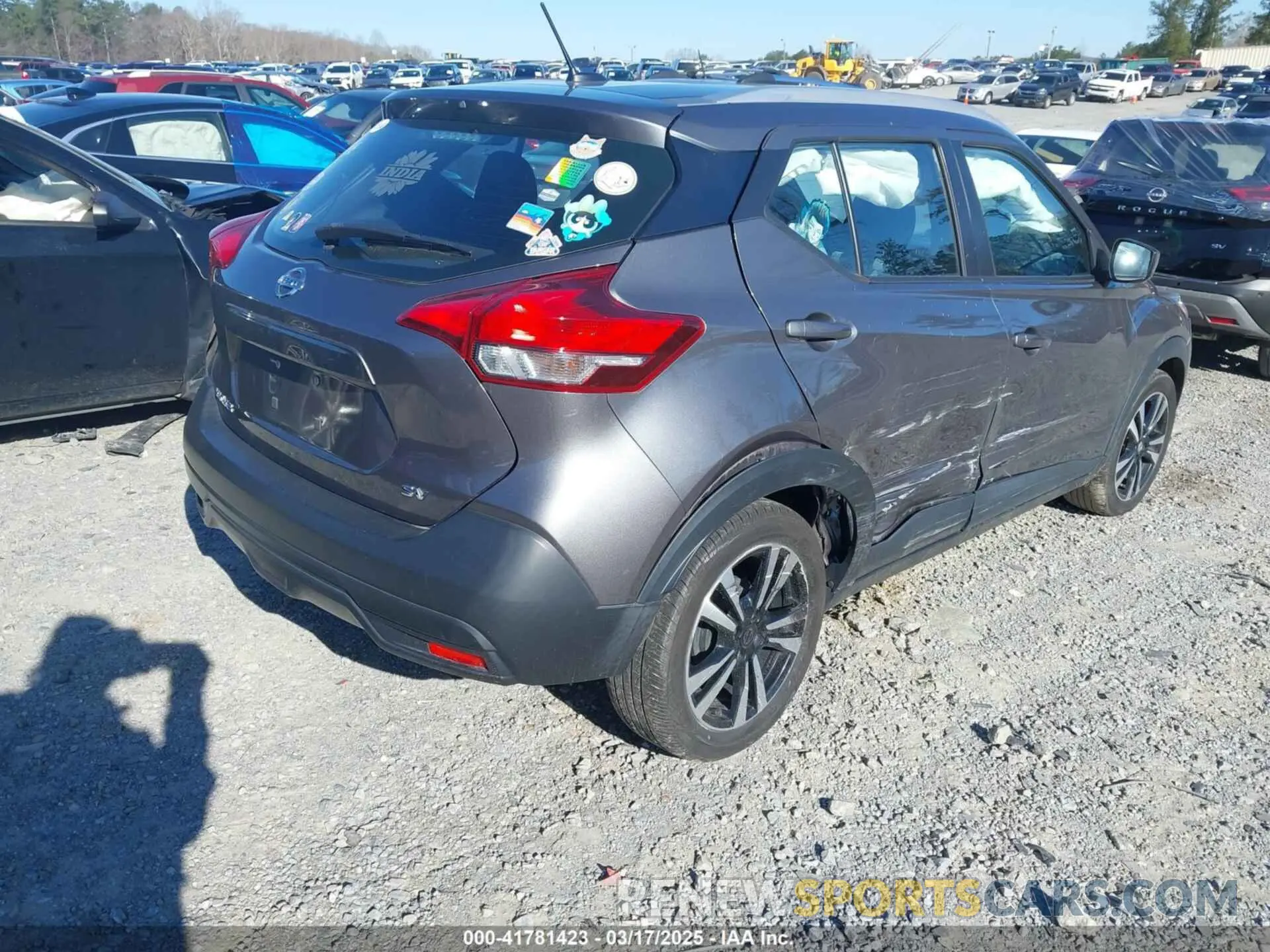 4 Photograph of a damaged car 3N1CP5CU5KL479433 NISSAN KICKS 2019