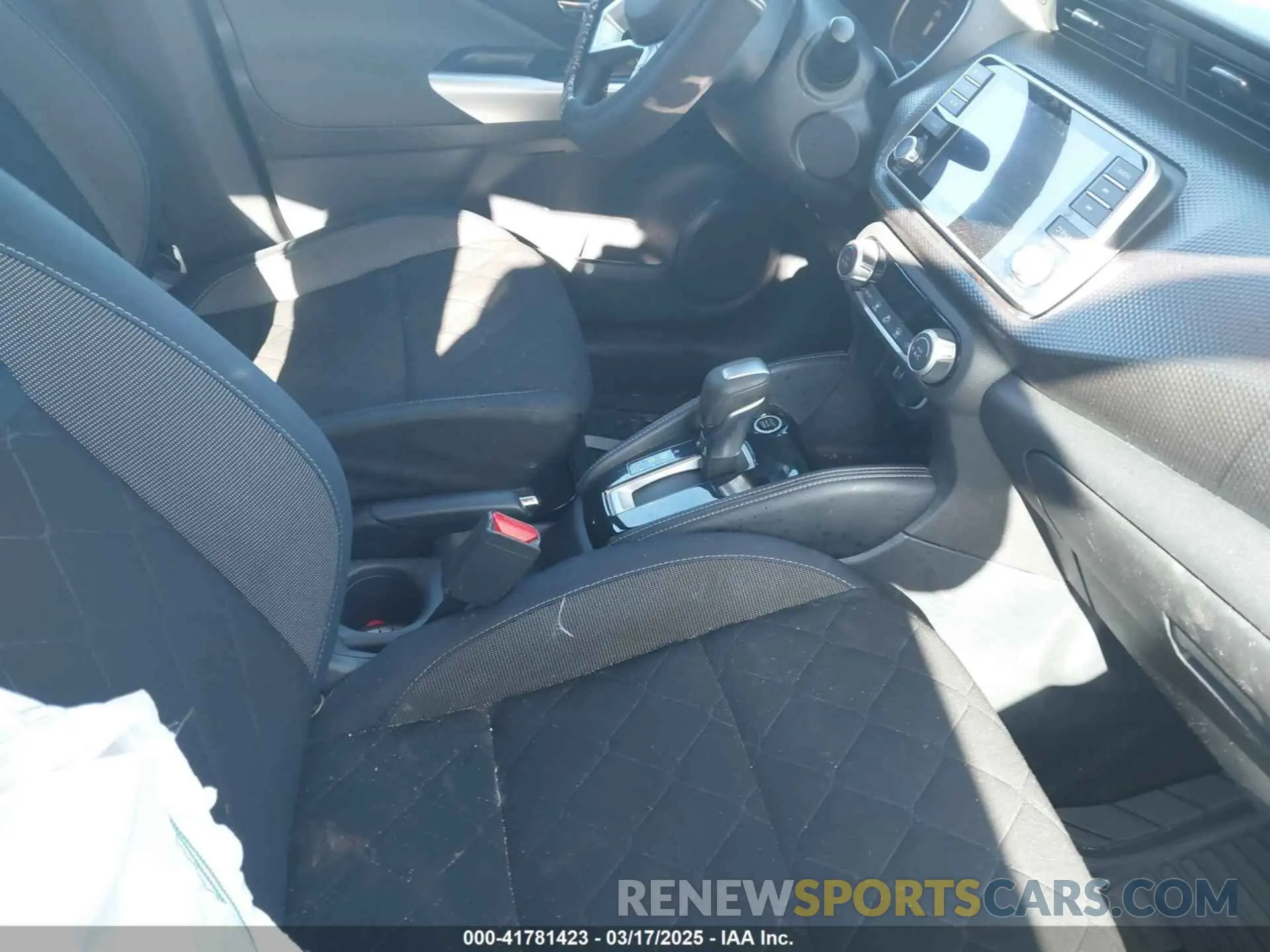 5 Photograph of a damaged car 3N1CP5CU5KL479433 NISSAN KICKS 2019