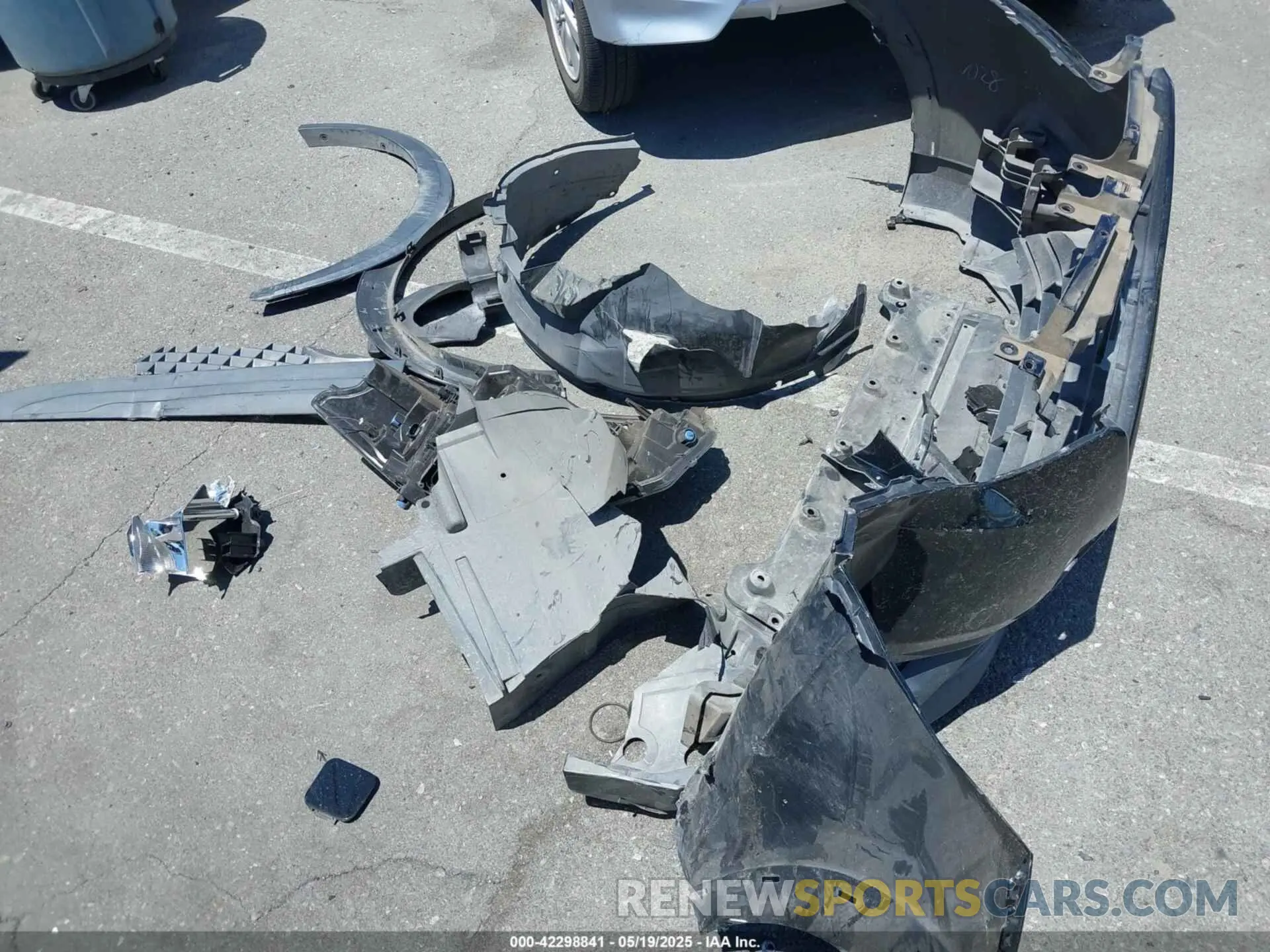 12 Photograph of a damaged car 3N1CP5CU5KL481294 NISSAN KICKS 2019