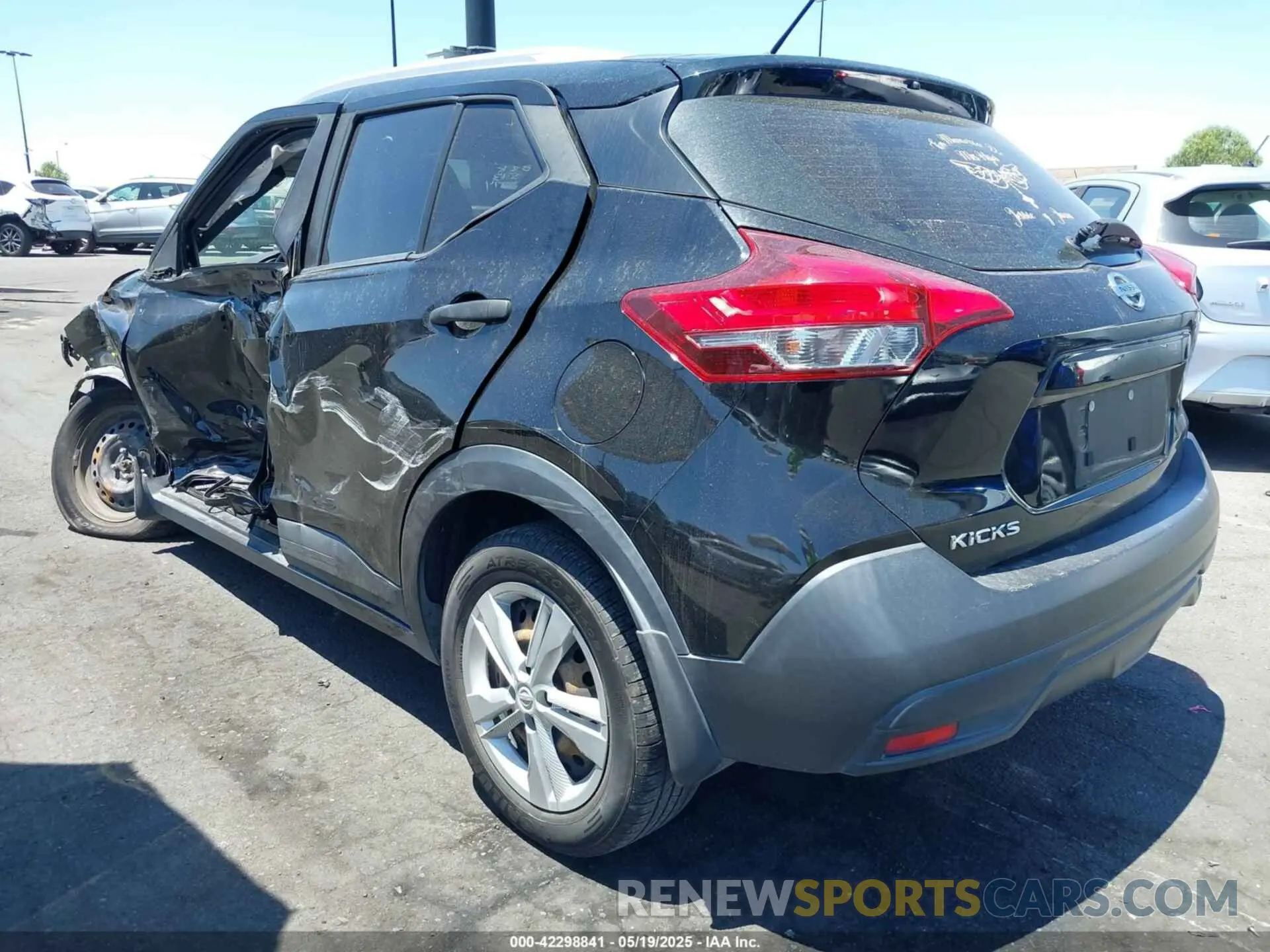 3 Photograph of a damaged car 3N1CP5CU5KL481294 NISSAN KICKS 2019