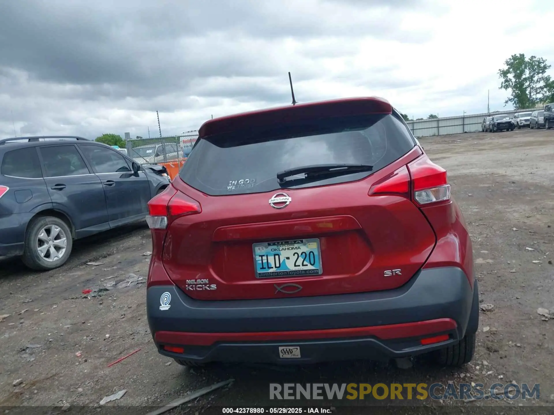17 Photograph of a damaged car 3N1CP5CU5KL482008 NISSAN KICKS 2019