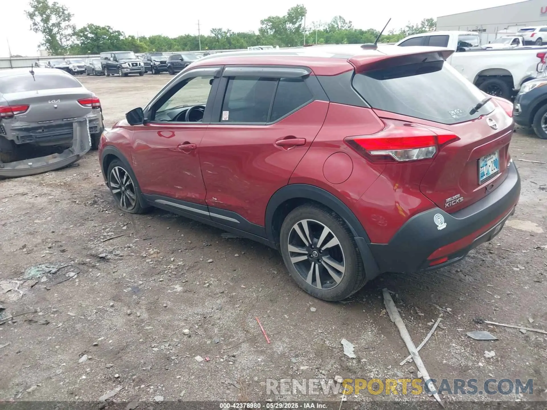 3 Photograph of a damaged car 3N1CP5CU5KL482008 NISSAN KICKS 2019