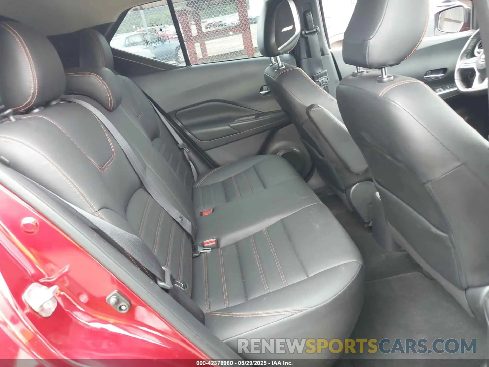 8 Photograph of a damaged car 3N1CP5CU5KL482008 NISSAN KICKS 2019
