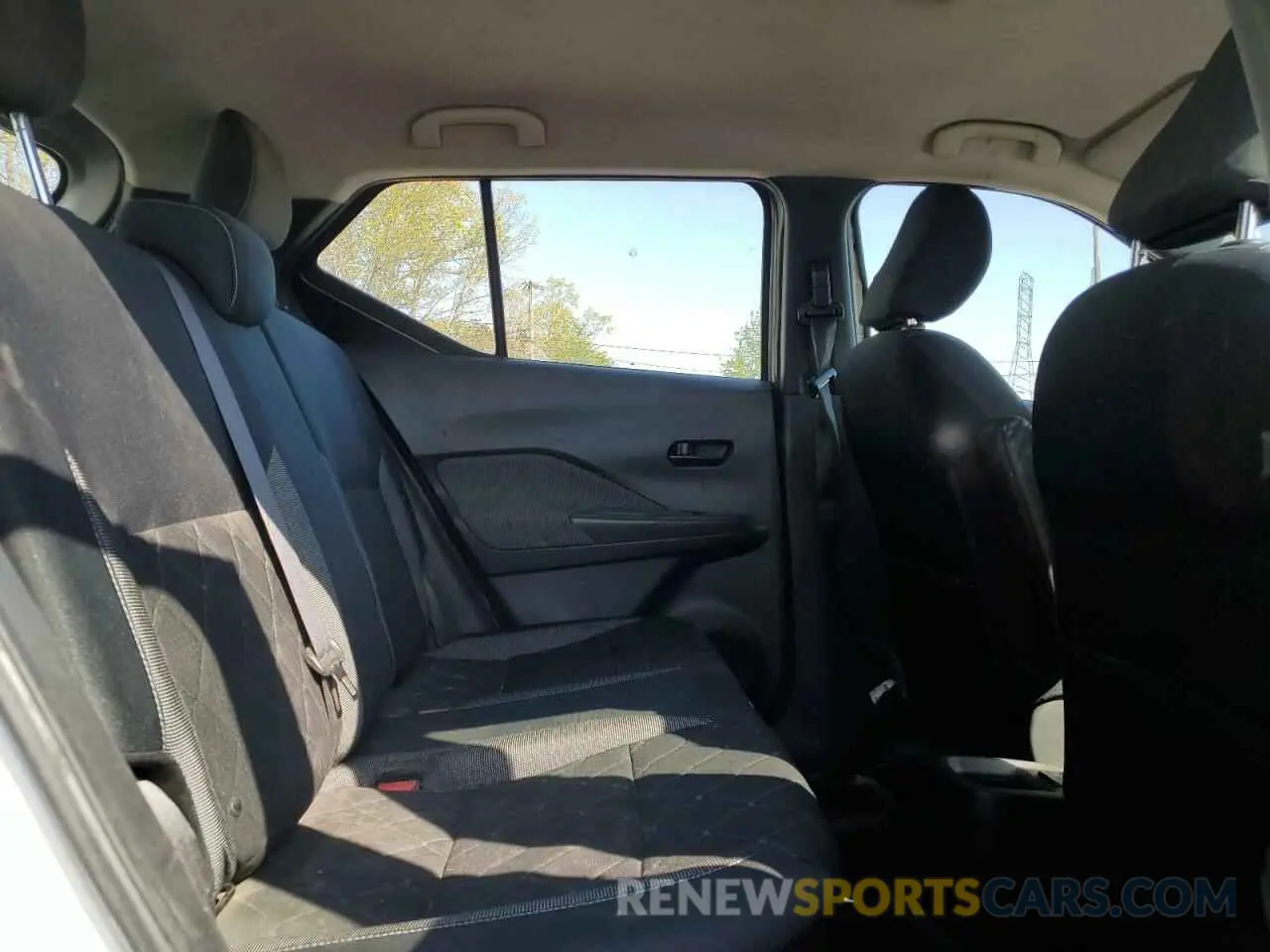 11 Photograph of a damaged car 3N1CP5CU5KL483109 NISSAN KICKS 2019