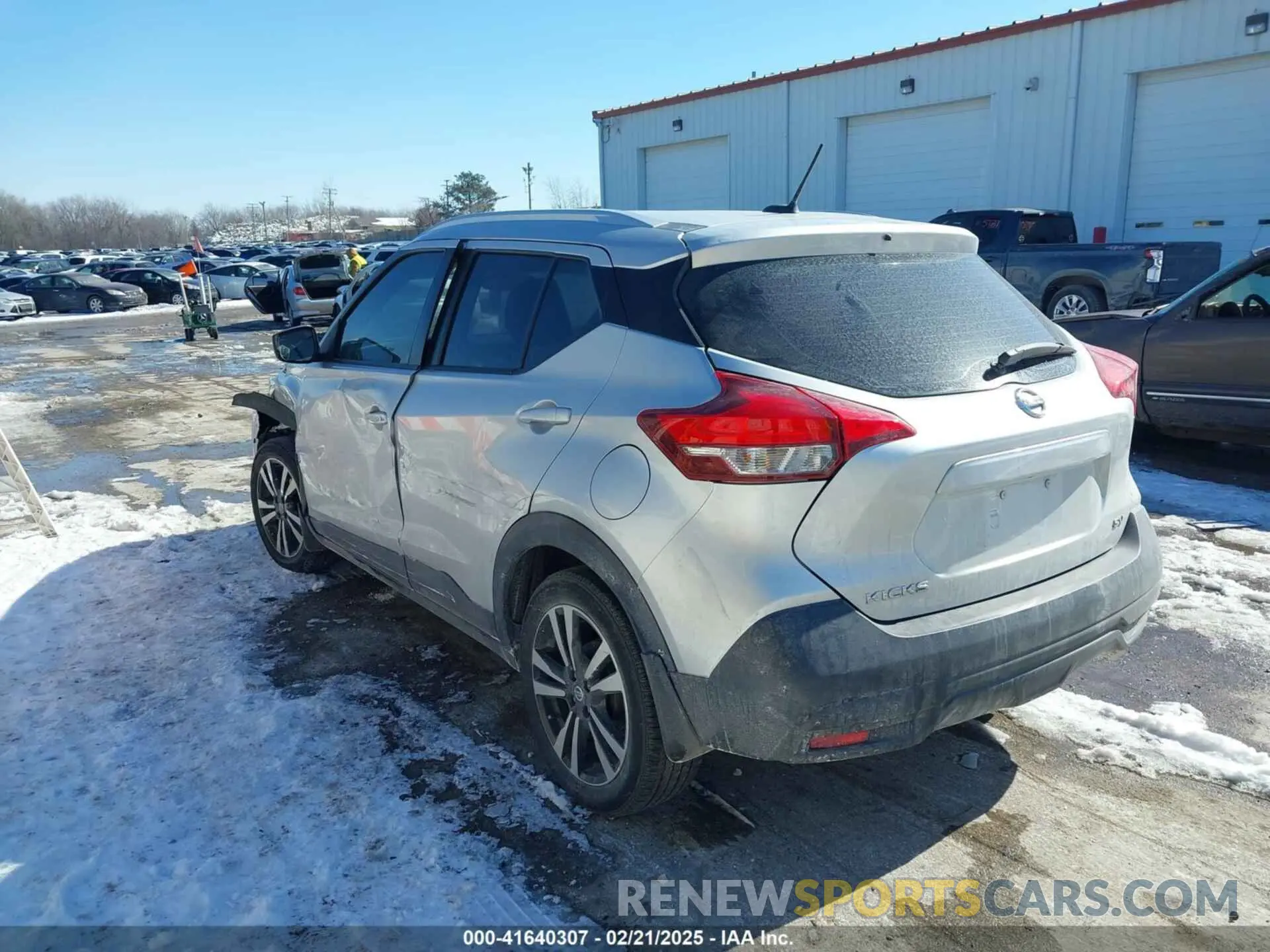 3 Photograph of a damaged car 3N1CP5CU5KL498273 NISSAN KICKS 2019
