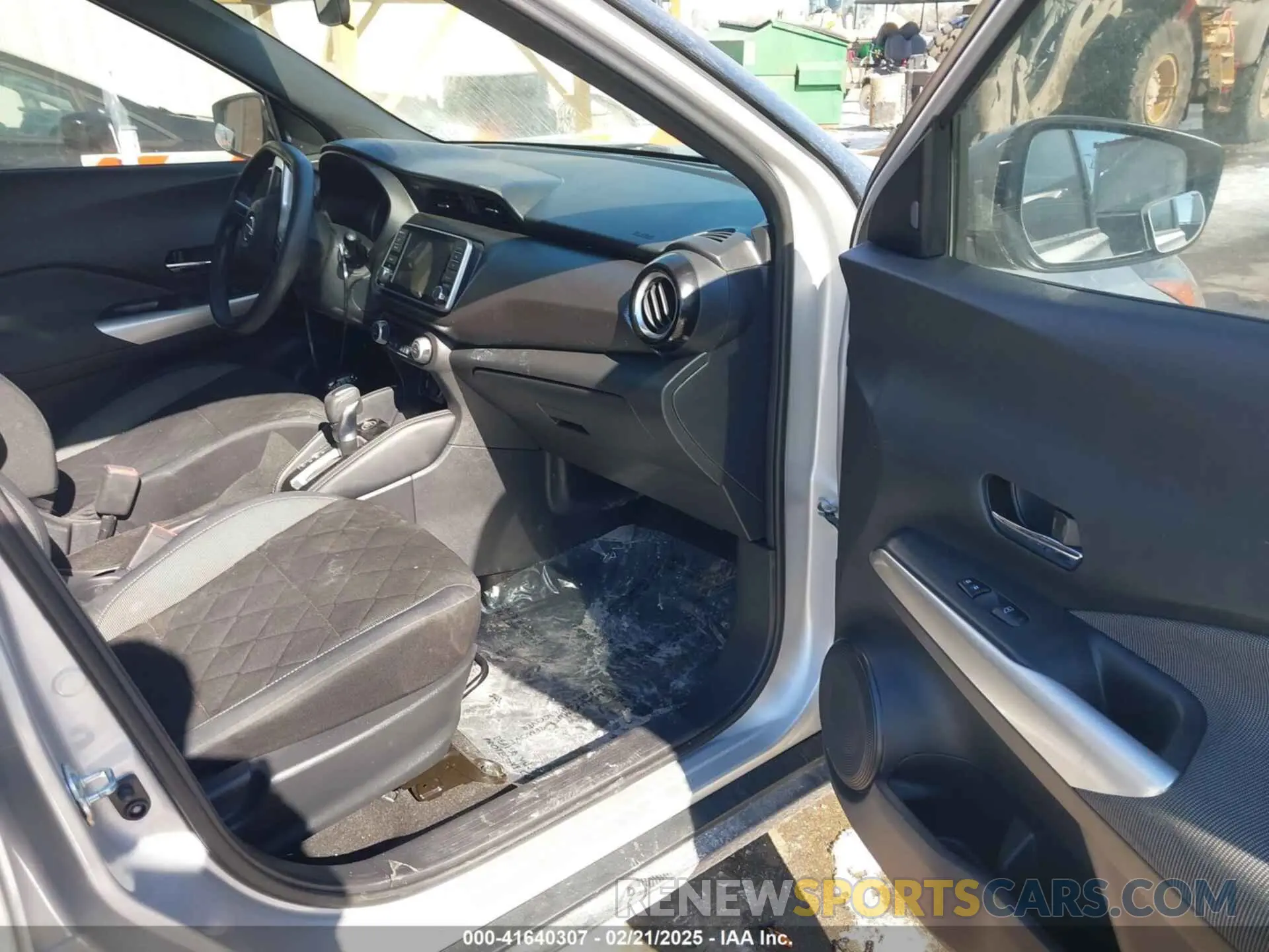 5 Photograph of a damaged car 3N1CP5CU5KL498273 NISSAN KICKS 2019
