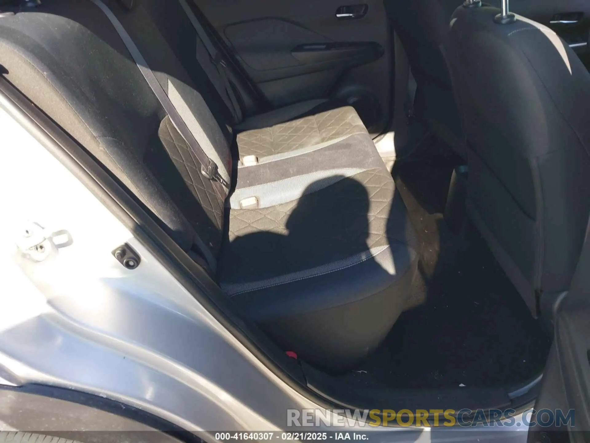8 Photograph of a damaged car 3N1CP5CU5KL498273 NISSAN KICKS 2019