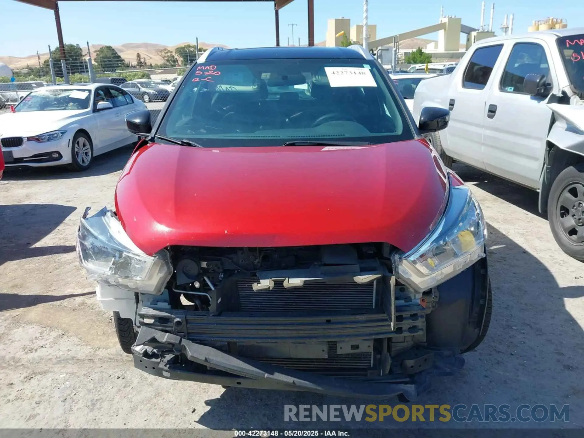 12 Photograph of a damaged car 3N1CP5CU5KL504251 NISSAN KICKS 2019