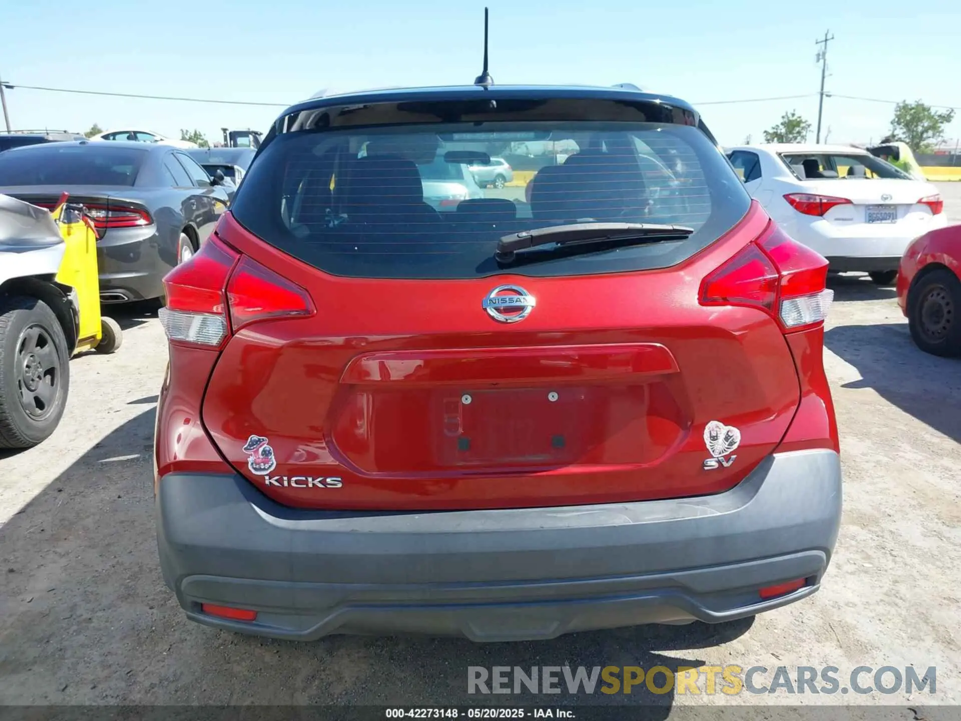 16 Photograph of a damaged car 3N1CP5CU5KL504251 NISSAN KICKS 2019