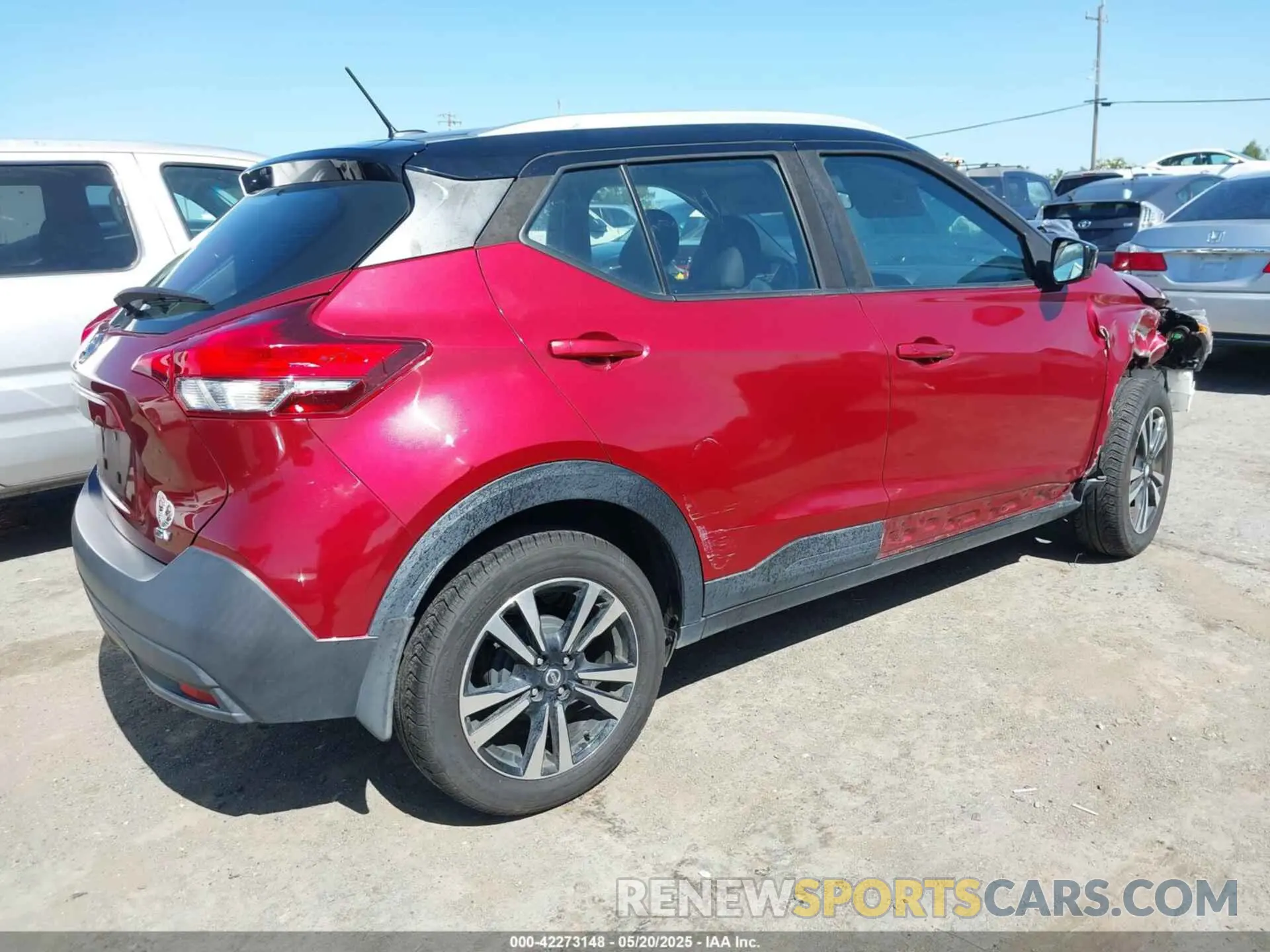 4 Photograph of a damaged car 3N1CP5CU5KL504251 NISSAN KICKS 2019