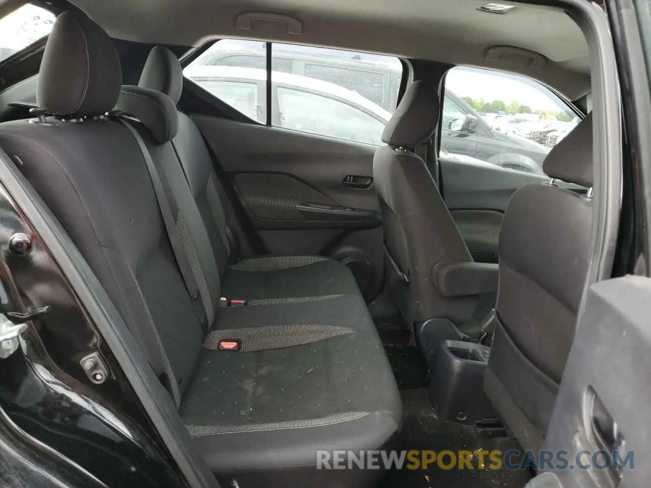 11 Photograph of a damaged car 3N1CP5CU5KL506016 NISSAN KICKS 2019