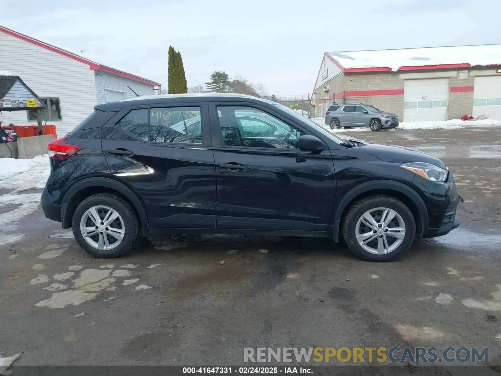 13 Photograph of a damaged car 3N1CP5CU5KL506517 NISSAN KICKS 2019