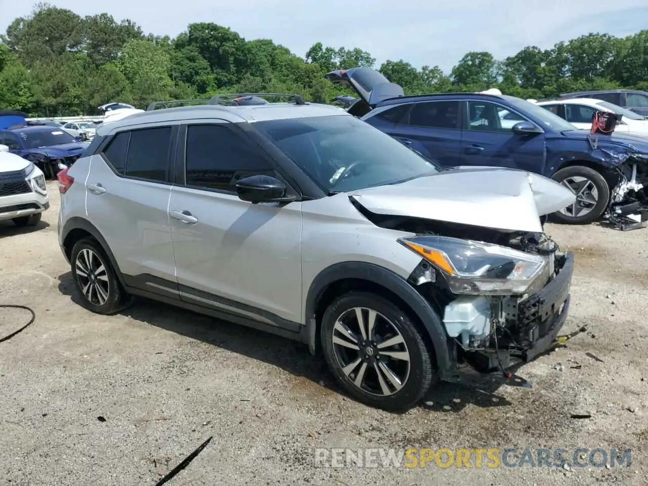 4 Photograph of a damaged car 3N1CP5CU5KL514570 NISSAN KICKS 2019