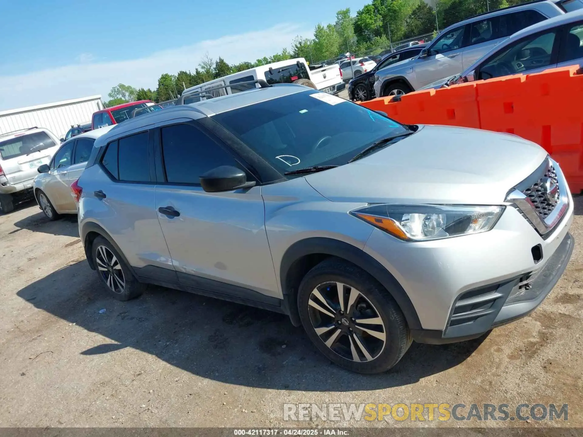12 Photograph of a damaged car 3N1CP5CU5KL518974 NISSAN KICKS 2019