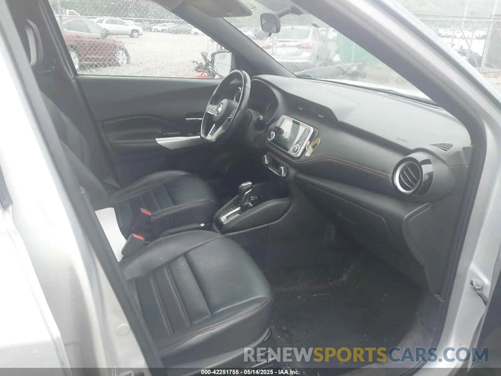 5 Photograph of a damaged car 3N1CP5CU5KL521681 NISSAN KICKS 2019