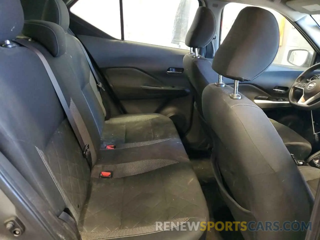 11 Photograph of a damaged car 3N1CP5CU5KL527934 NISSAN KICKS 2019
