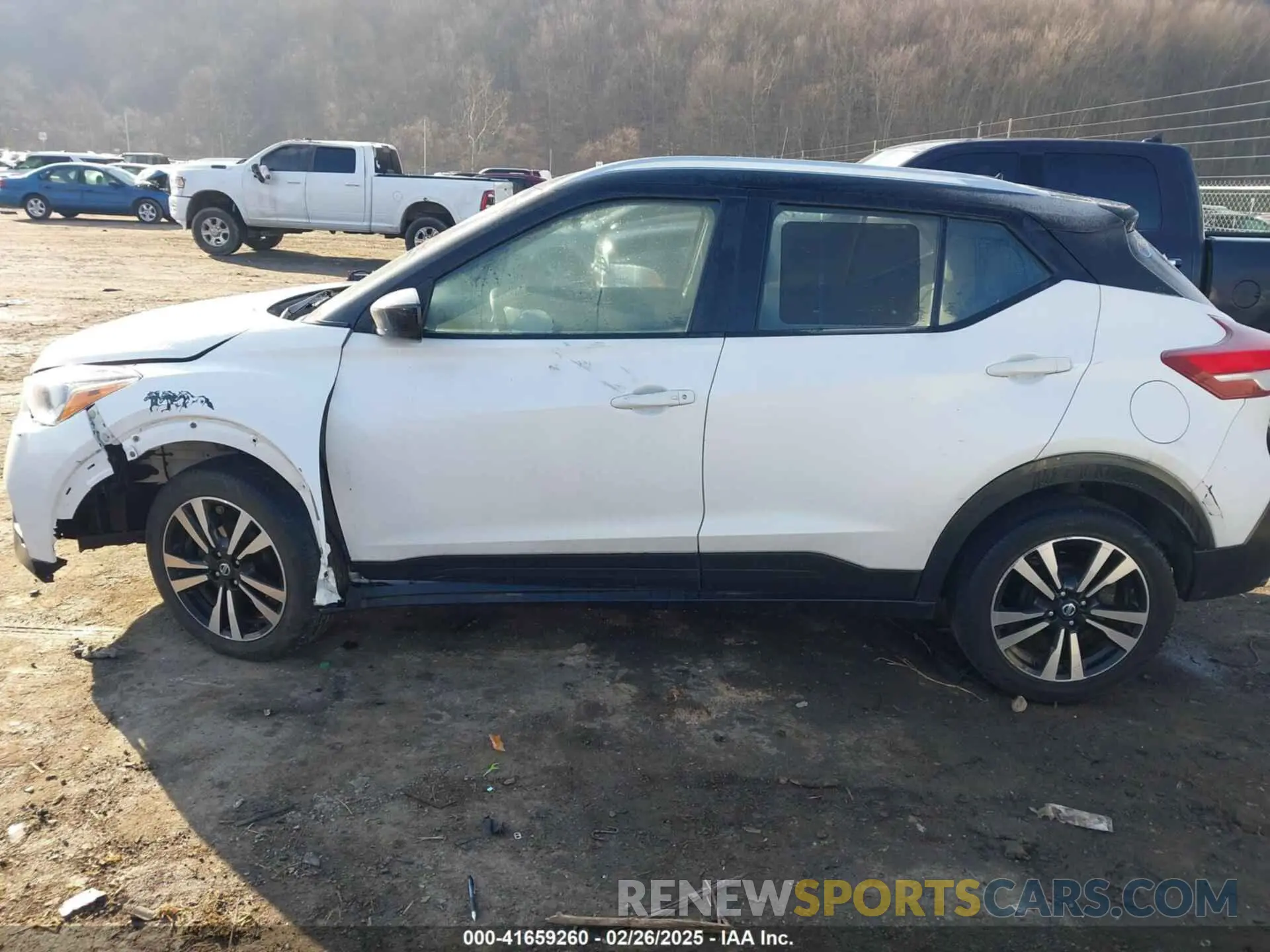 14 Photograph of a damaged car 3N1CP5CU5KL550663 NISSAN KICKS 2019