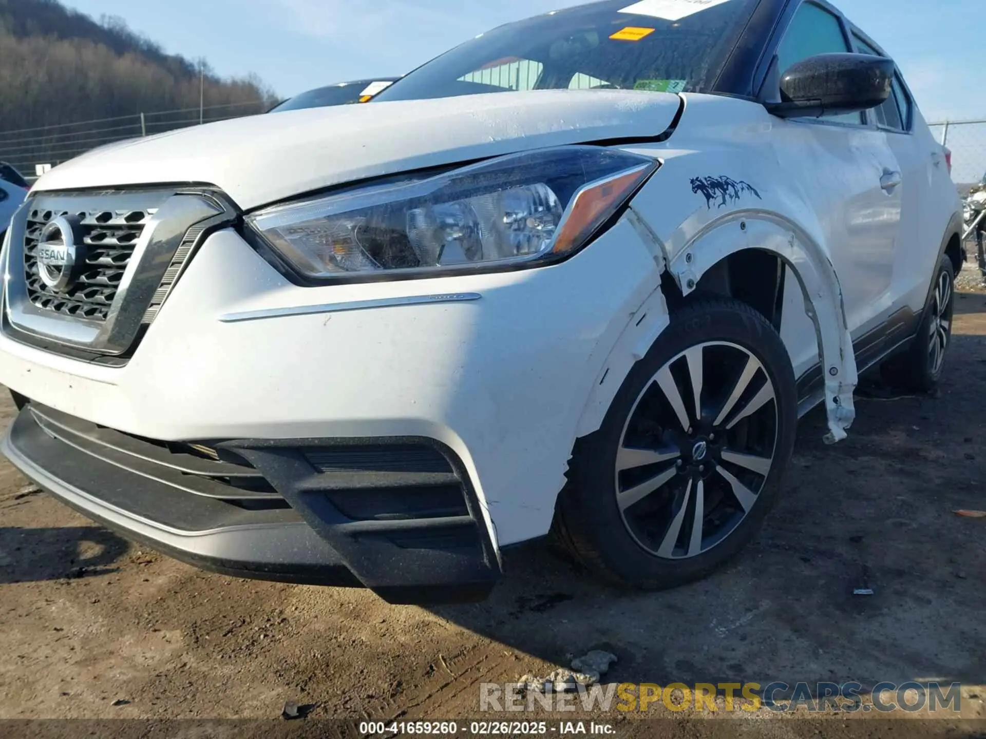 17 Photograph of a damaged car 3N1CP5CU5KL550663 NISSAN KICKS 2019