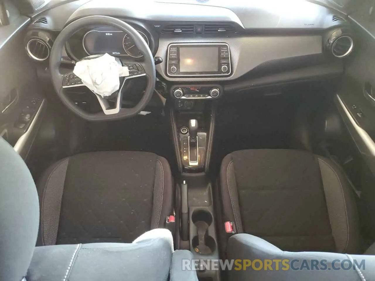 8 Photograph of a damaged car 3N1CP5CU5KL555023 NISSAN KICKS 2019
