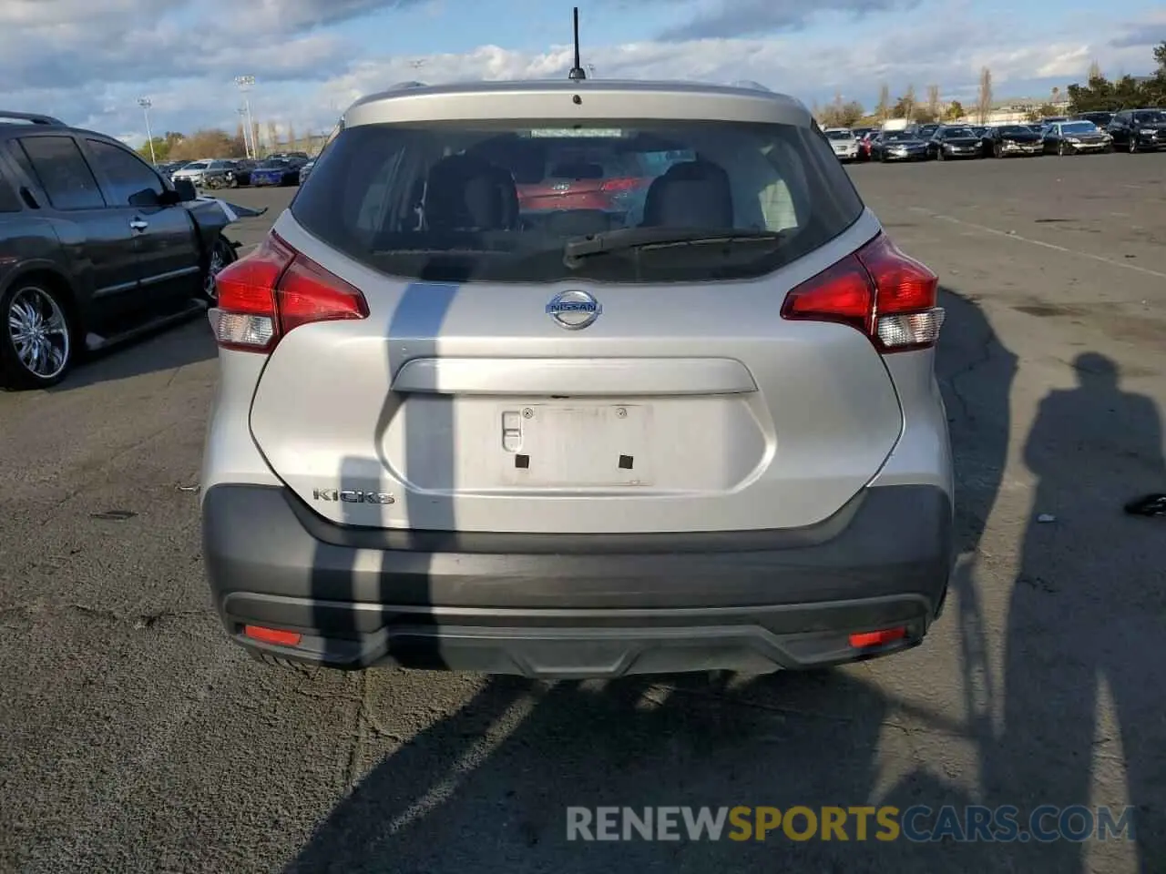 6 Photograph of a damaged car 3N1CP5CU5KL557449 NISSAN KICKS 2019