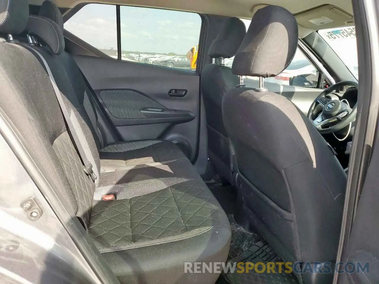 10 Photograph of a damaged car 3N1CP5CU5KL565860 NISSAN KICKS 2019