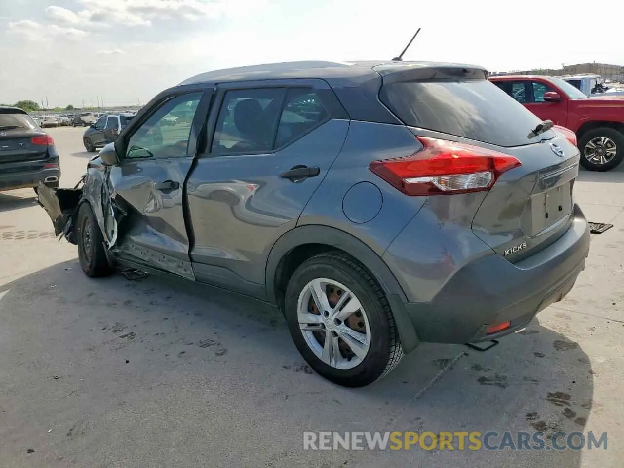 2 Photograph of a damaged car 3N1CP5CU5KL565860 NISSAN KICKS 2019