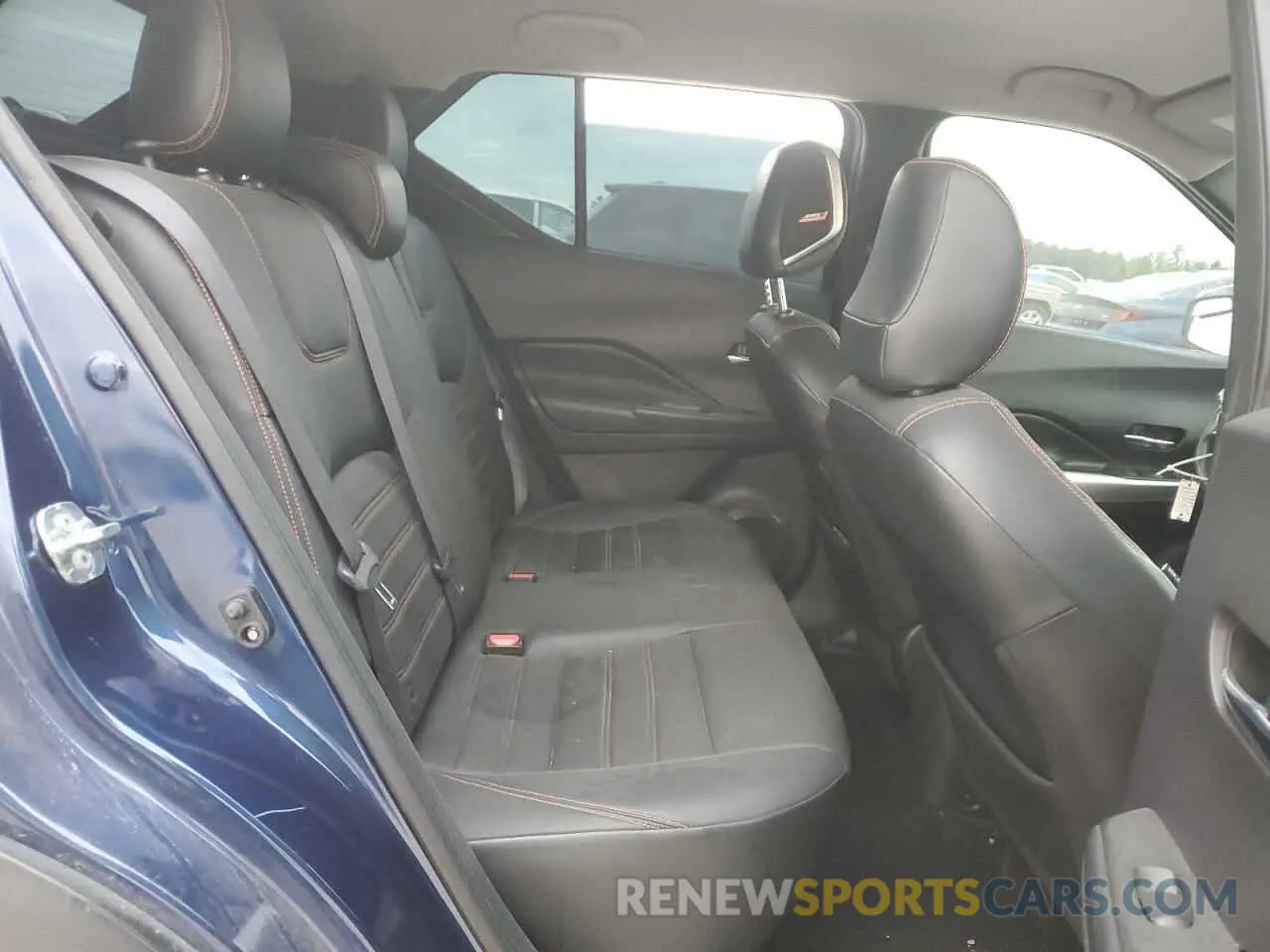 10 Photograph of a damaged car 3N1CP5CU6KL484186 NISSAN KICKS 2019