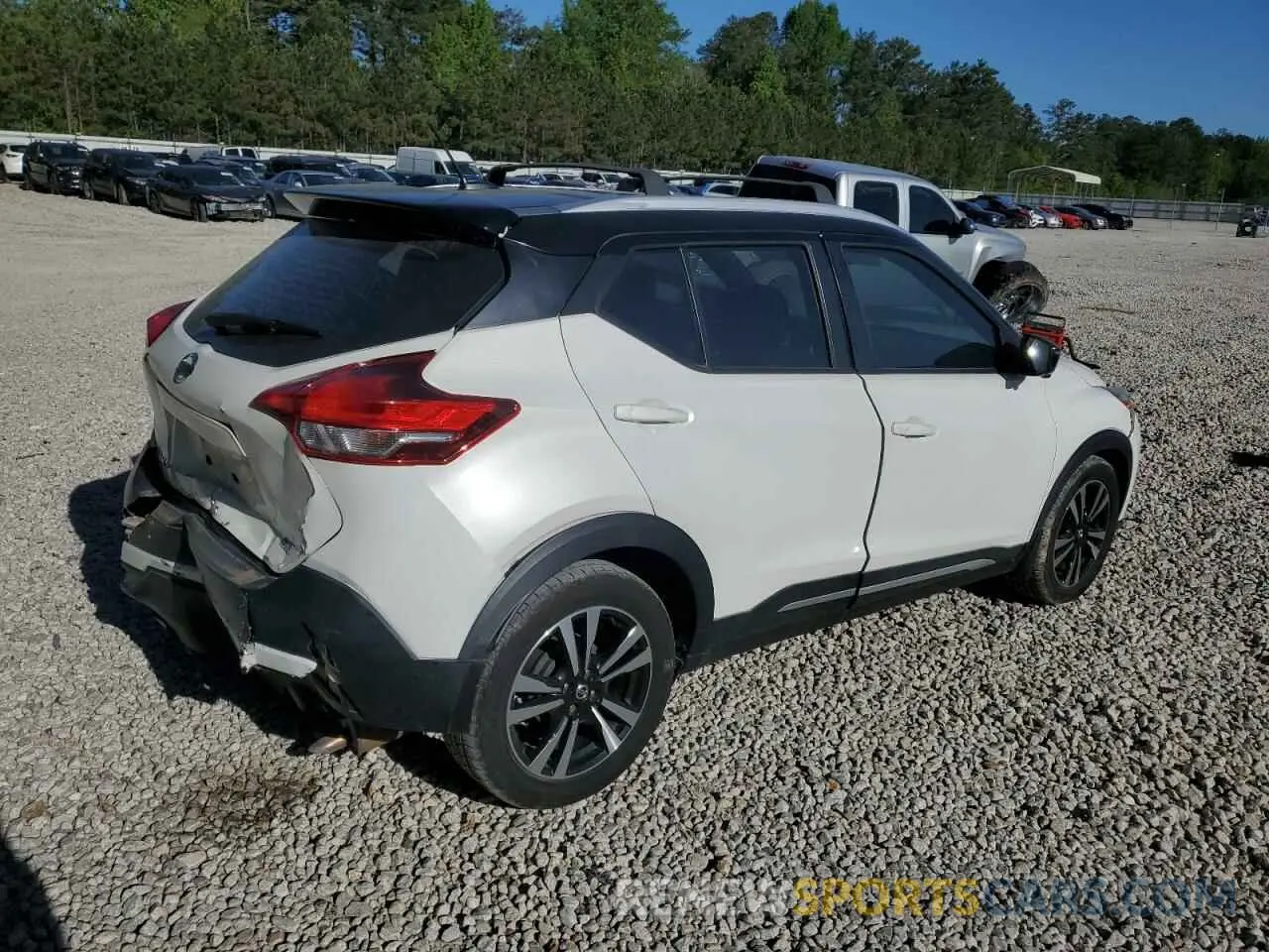 3 Photograph of a damaged car 3N1CP5CU6KL492384 NISSAN KICKS 2019