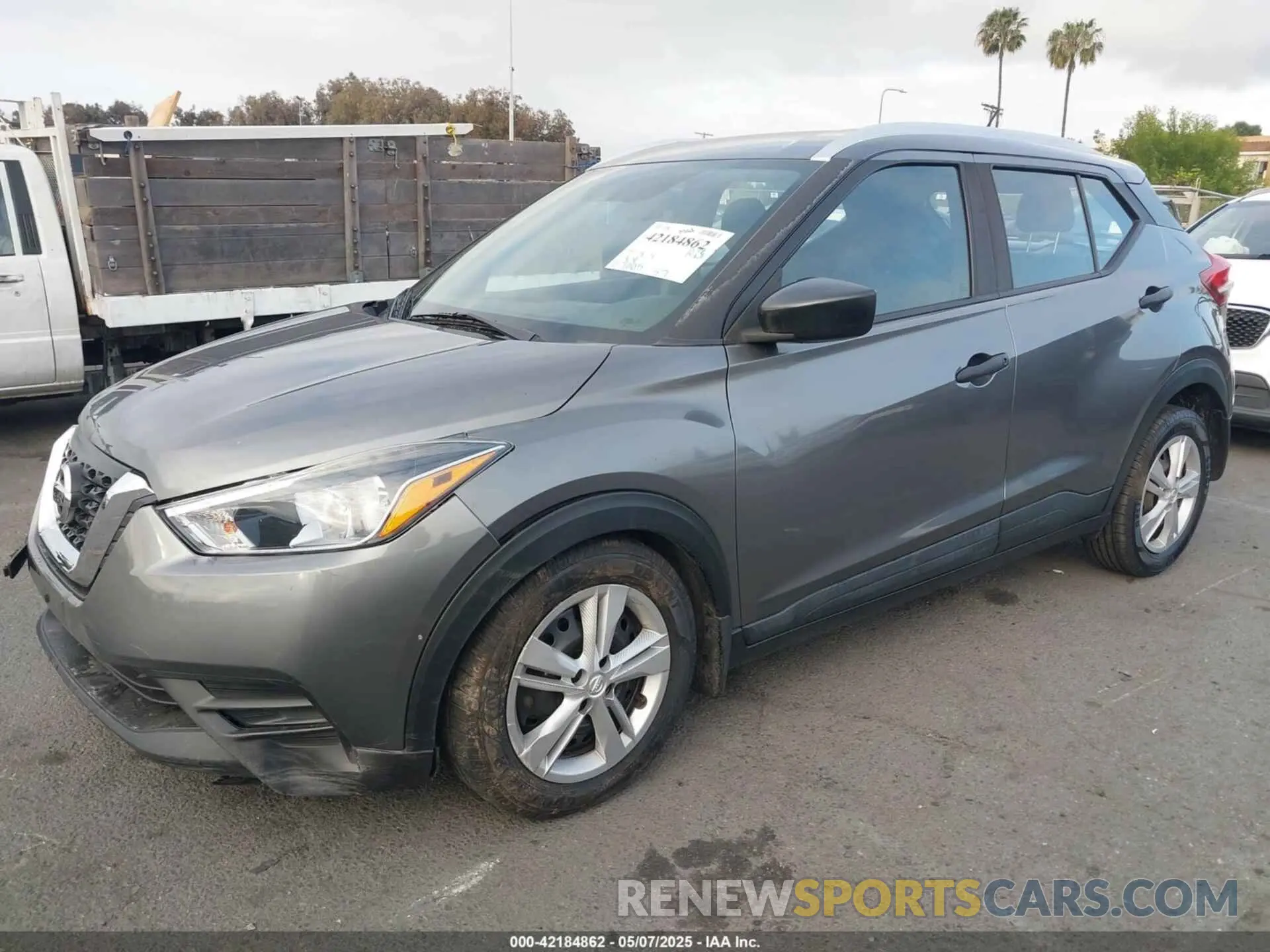2 Photograph of a damaged car 3N1CP5CU6KL496256 NISSAN KICKS 2019