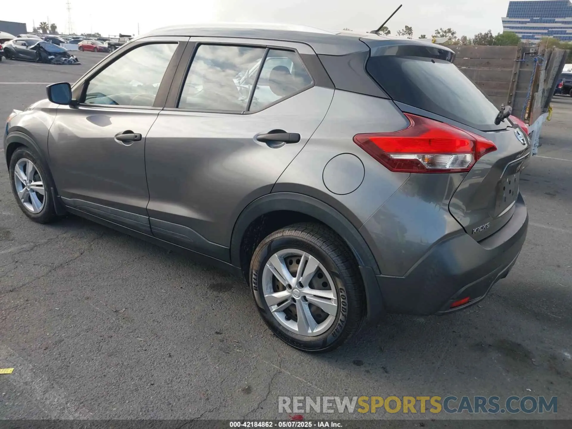 3 Photograph of a damaged car 3N1CP5CU6KL496256 NISSAN KICKS 2019