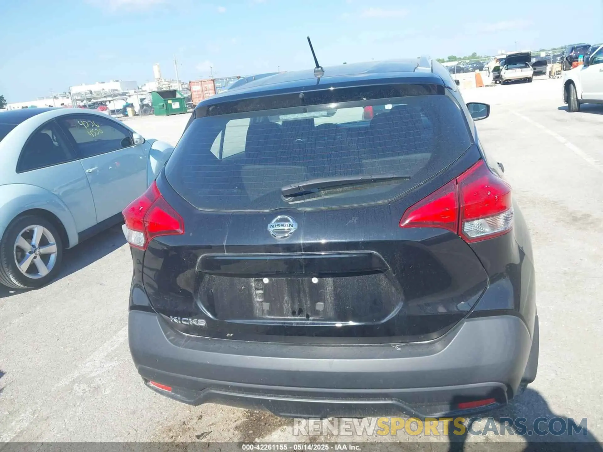 16 Photograph of a damaged car 3N1CP5CU6KL499111 NISSAN KICKS 2019